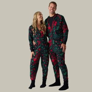 Fabletics Unisex XL Christmas Hooded One Piece PJs Black Red Green Zip Jumpsuit